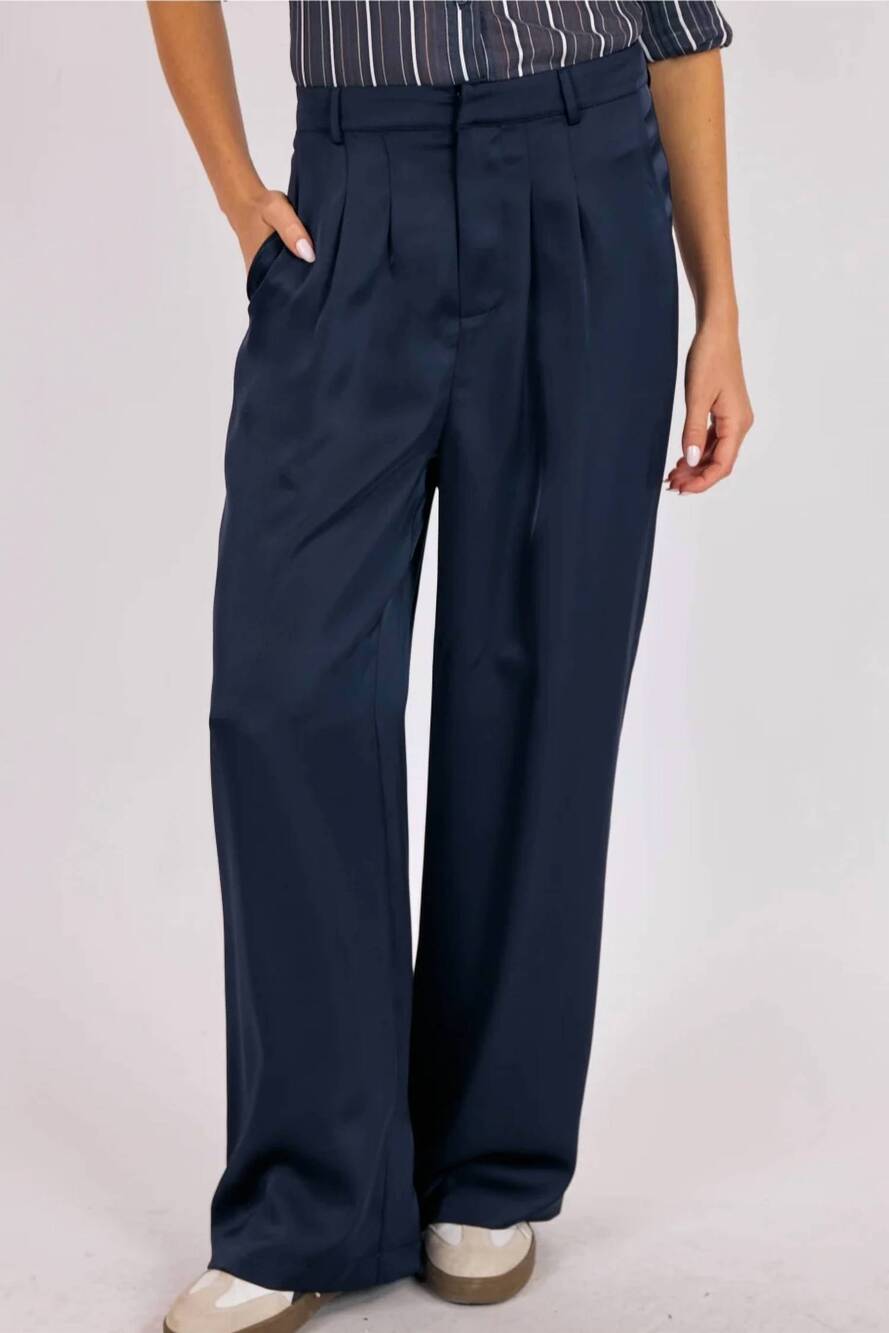 NEW SAGE THE LABEL women's cabaret pleated pant in navy